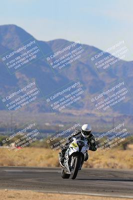 media/Dec-17-2023-CVMA (Sun) [[bf0c04832d]]/Race 2 Amateur Supersport Open/